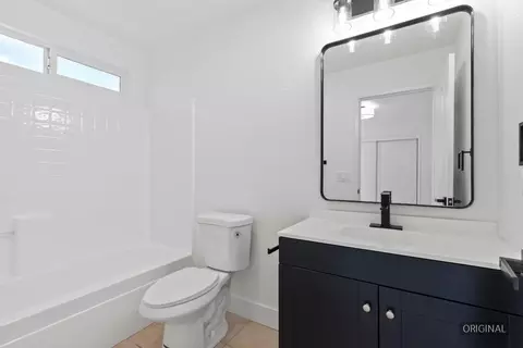 Bath - 1646 E 8th St, Stockton, CA 95206 photo 4 of 4