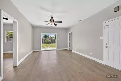 Living - 4828 Boyd Dr, Carmichael, CA 95608 photo 2 of 4