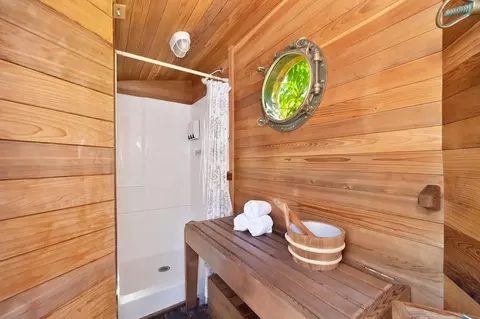 Bath - 333 Pine St, Colfax, CA 95713 photo 2 of 8
