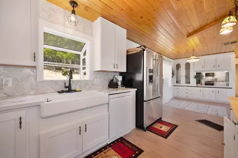 Kitchen - 333 Pine St, Colfax, CA 95713 photo 3 of 6