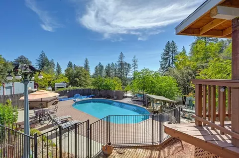 Exterior - 333 Pine St, Colfax, CA 95713 photo 7 of 24