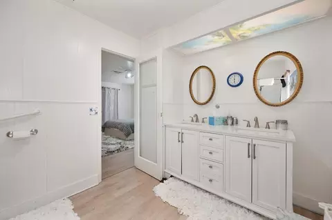 Bath - 333 Pine St, Colfax, CA 95713 photo 3 of 8