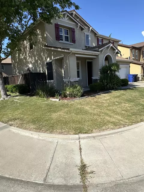 2201 Driftwood Park Dr, Modesto, CA 95355