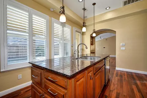 Kitchen - 1311 Mcknight Way, Modesto, CA 95351 photo 4 of 8