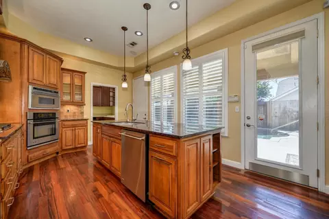 Kitchen - 1311 Mcknight Way, Modesto, CA 95351 photo 3 of 8