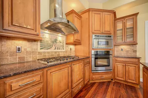 Kitchen - 1311 Mcknight Way, Modesto, CA 95351 photo 5 of 8