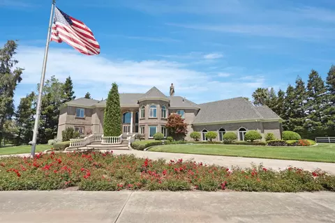 21649 N Des Moines Rd, Acampo, CA 95220