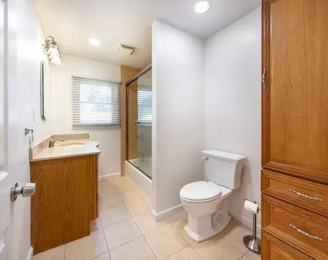 Bath - 1278 Rosier St, Placerville, CA 95667 photo 1 of 2