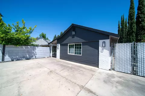 2730 Garfield Ave, Carmichael, CA 95608