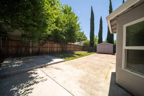 Exterior - 2730 Garfield Ave, Carmichael, CA 95608 photo 7 of 8