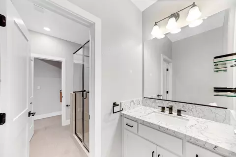 Bath - 2947 Laredo Dr, Rocklin, CA 95765 photo 3 of 7