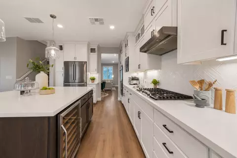 Kitchen - 2947 Laredo Dr, Rocklin, CA 95765 photo 2 of 5