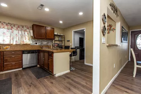 Entry Way - 5467 9th St, Keyes, CA 95328 photo 1 of 2
