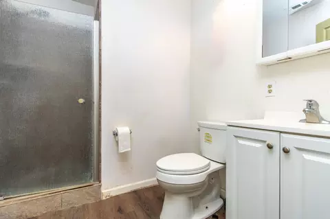Bath - 5467 9th St, Keyes, CA 95328 photo 4 of 4