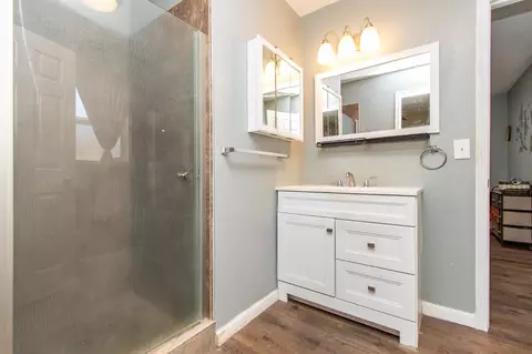 Bath - 5467 9th St, Keyes, CA 95328 photo 1 of 4