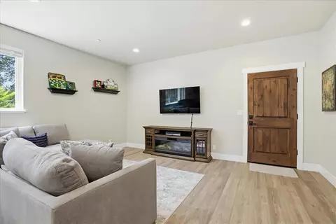 Living - 10213 Evergreen Ranch Ct, Grass Valley, CA 95949 photo 3 of 3