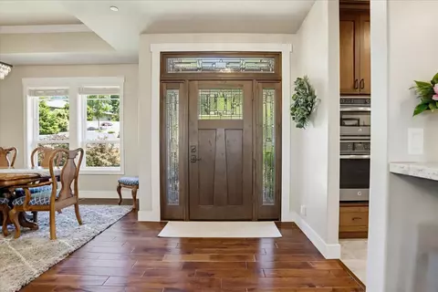 Entry Way - 10213 Evergreen Ranch Ct, Grass Valley, CA 95949 photo 2 of 3