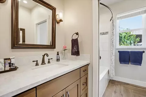 Bath - 10213 Evergreen Ranch Ct, Grass Valley, CA 95949 photo 1 of 7