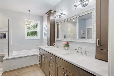 Bath - 10213 Evergreen Ranch Ct, Grass Valley, CA 95949 photo 3 of 7