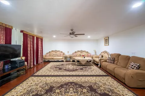 Living - 5839 Palm Ave, Sacramento, CA 95841 photo 1 of 2