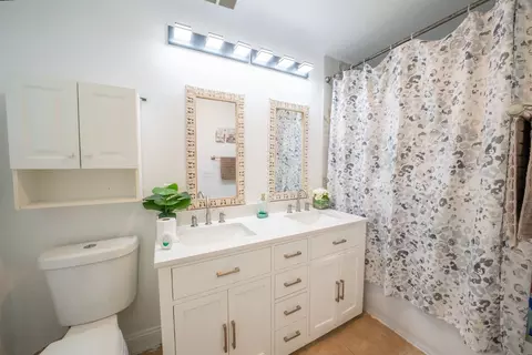 Bath - 5839 Palm Ave, Sacramento, CA 95841 photo 3 of 4