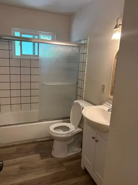 Bath - 1703 Donner #4, Davis, CA 95618 photo 3 of 3