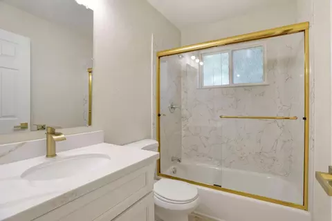 Bath - 1113 Sutter St, Manteca, CA 95336 photo 1 of 2