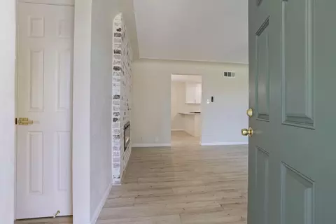 Entry Way - 1113 Sutter St, Manteca, CA 95336 photo 1 of 2