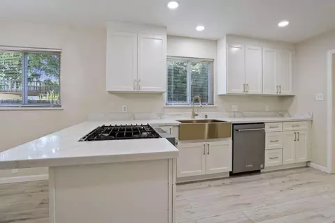 Kitchen - 1113 Sutter St, Manteca, CA 95336 photo 2 of 3