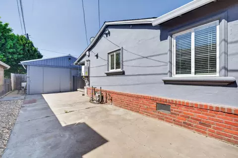 Exterior - 634 E Harney Ln, Lodi, CA 95242 photo 11 of 13