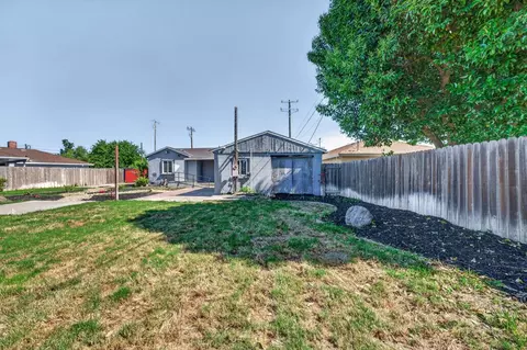 Exterior - 634 E Harney Ln, Lodi, CA 95242 photo 4 of 13