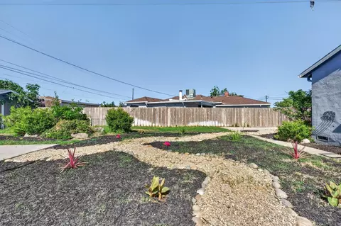 Exterior - 634 E Harney Ln, Lodi, CA 95242 photo 6 of 13
