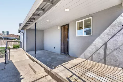 Exterior - 634 E Harney Ln, Lodi, CA 95242 photo 9 of 13