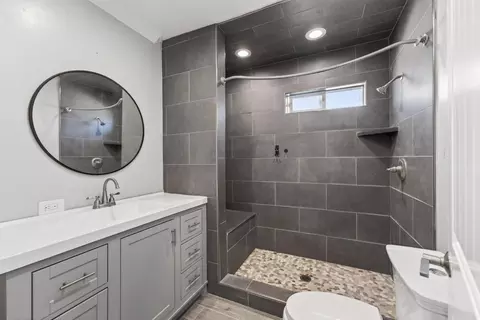 Bath - 634 E Harney Ln, Lodi, CA 95242 photo 1 of 1