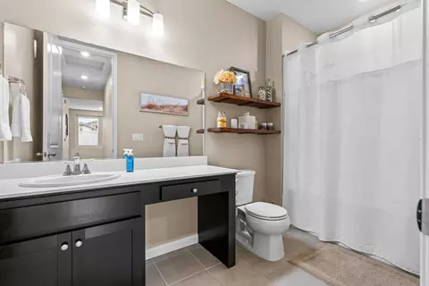 Bath - 1696 Firebrite Ct, Hughson, CA 95326 photo 2 of 2