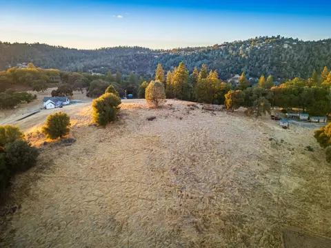 19635 Peyton Pl, Grass Valley, CA 95949 photo 12