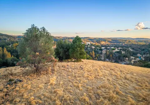 19635 Peyton Pl, Grass Valley, CA 95949 photo 3