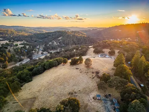 19635 Peyton Pl, Grass Valley, CA 95949