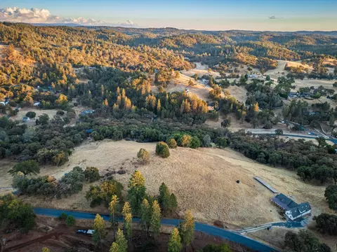 19635 Peyton Pl, Grass Valley, CA 95949 photo 23