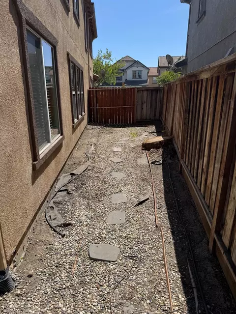 Exterior - 17359 Stone Celler Way, Lathrop, CA 95330 photo 4 of 5