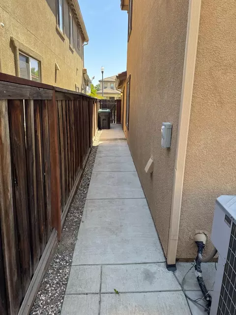 Entry Way - 17359 Stone Celler Way, Lathrop, CA 95330 photo 9 of 9