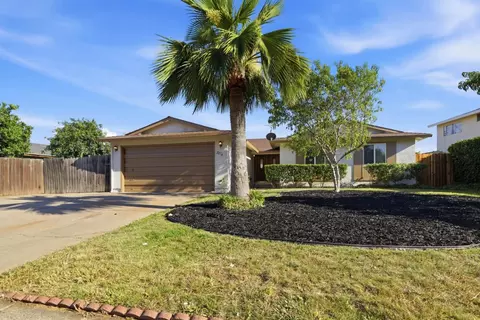 3214 Trentwood Way, Sacramento, CA 95822