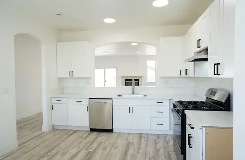 Kitchen - 8226 Windmill Oaks Pl, Antelope, CA 95843 photo 2 of 3
