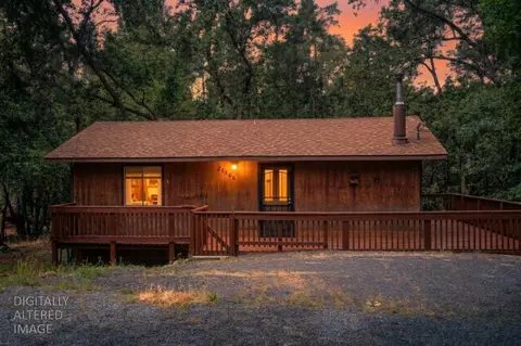 21546 American River Dr, Sonora, CA 95370