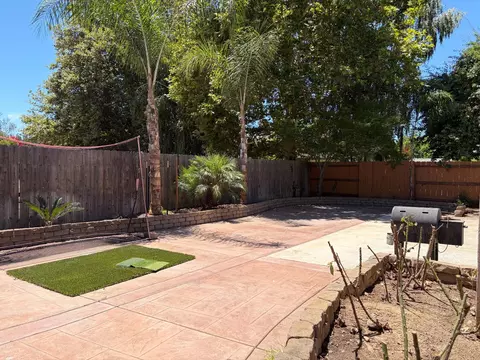 Exterior - 322 Culbertson Dr, Lodi, CA 95240 photo 5 of 7