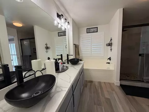 Bath - 322 Culbertson Dr, Lodi, CA 95240 photo 3 of 4