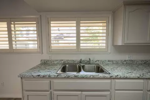Kitchen - 3700 Tully Rd #5, Modesto, CA 95356 photo 3 of 5