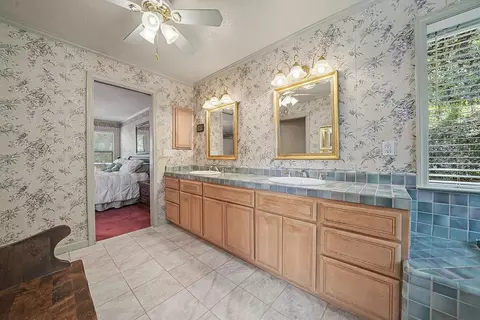 Bath - 13730 June Way, Jackson, CA 95642 photo 3 of 7