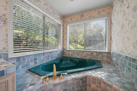 Bath - 13730 June Way, Jackson, CA 95642 photo 6 of 7
