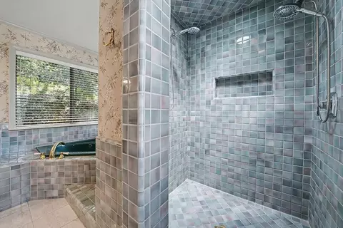 Bath - 13730 June Way, Jackson, CA 95642 photo 4 of 7